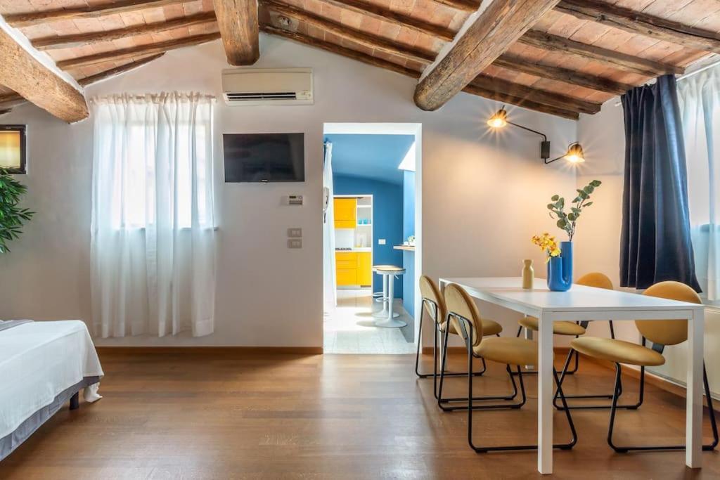 Mimosa- Loft Elegante Con Terrazza Nel Centro Di Siena Apartment Exterior photo