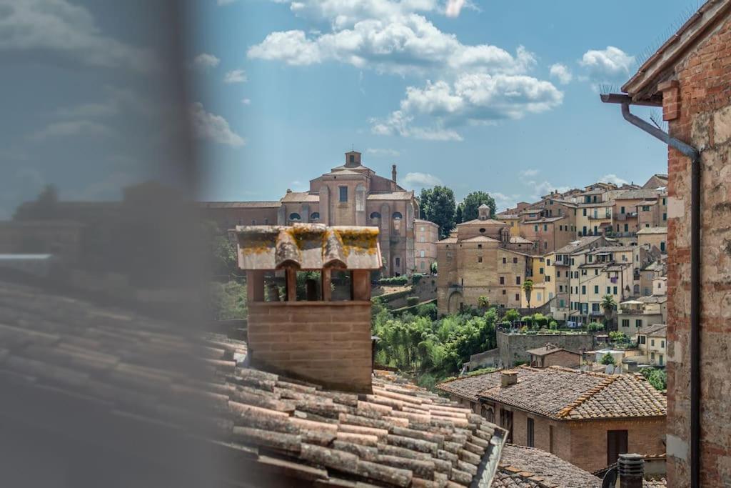 Mimosa- Loft Elegante Con Terrazza Nel Centro Di Siena Apartment Exterior photo
