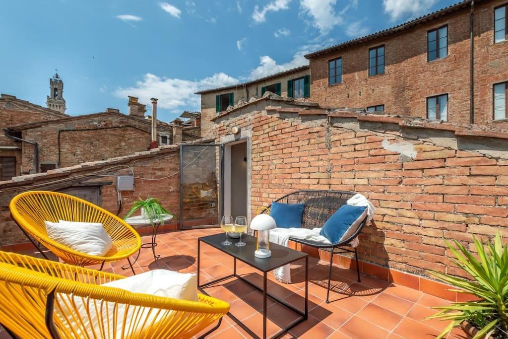 Mimosa- Loft Elegante Con Terrazza Nel Centro Di Siena Apartment Exterior photo
